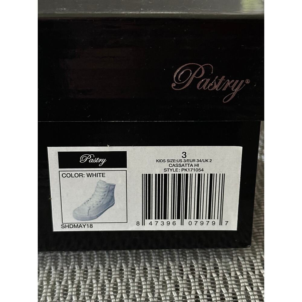 NIB Pastry White Size 3 Cassatta Hi Sneaker Unisex Dance